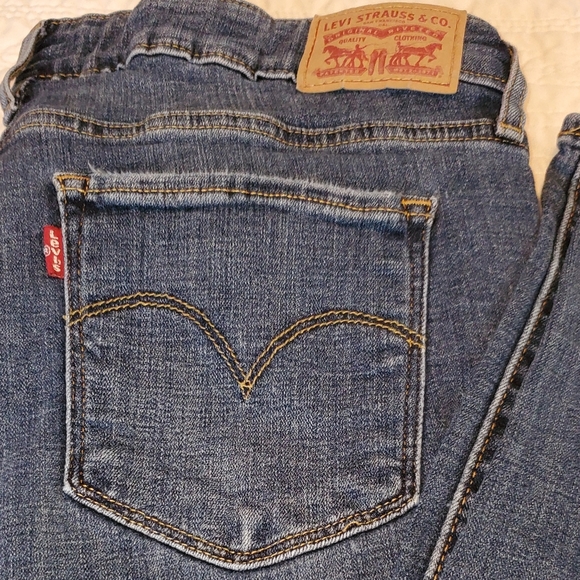 Levi Strauss & Co 711 Skinny - Picture 4 of 8